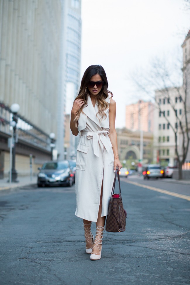fashion blogger sleeveless trench