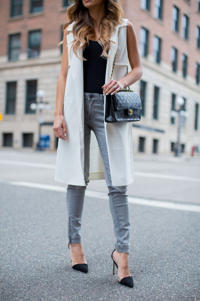 h&m gray jeans and express white trench