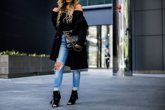 MN fashion blogger wearing a Gucci belt and levi’s jeans from shopbop