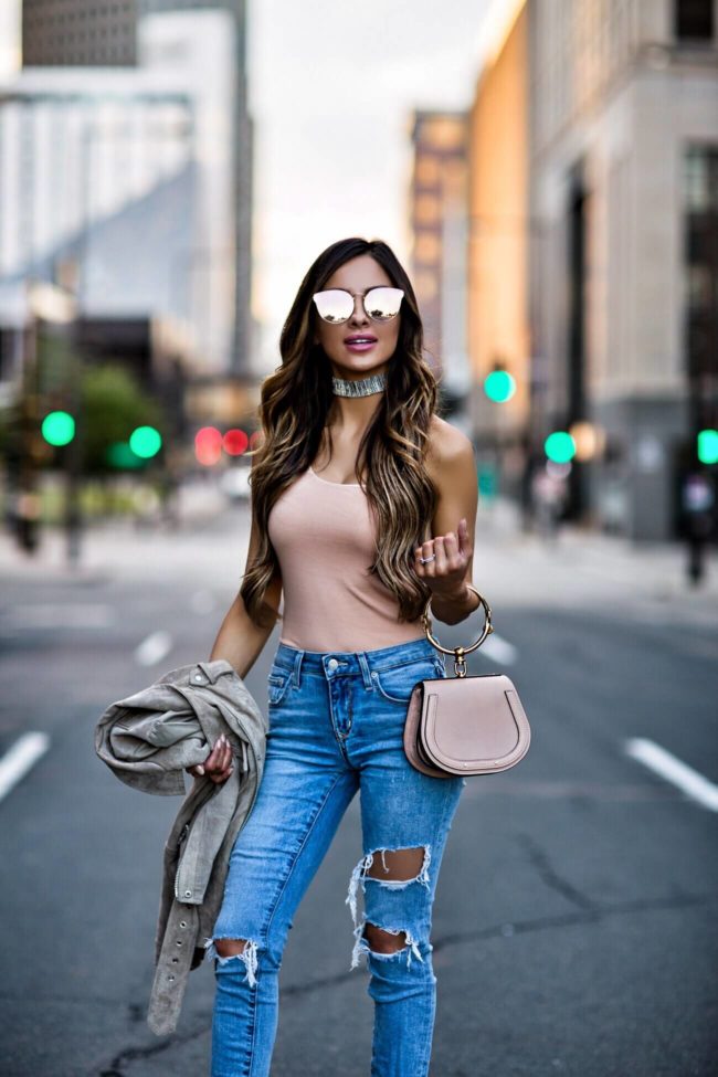 fashion blogger mia mia mine wearing a blush pink chloe nile bag and quay pink sunglasses