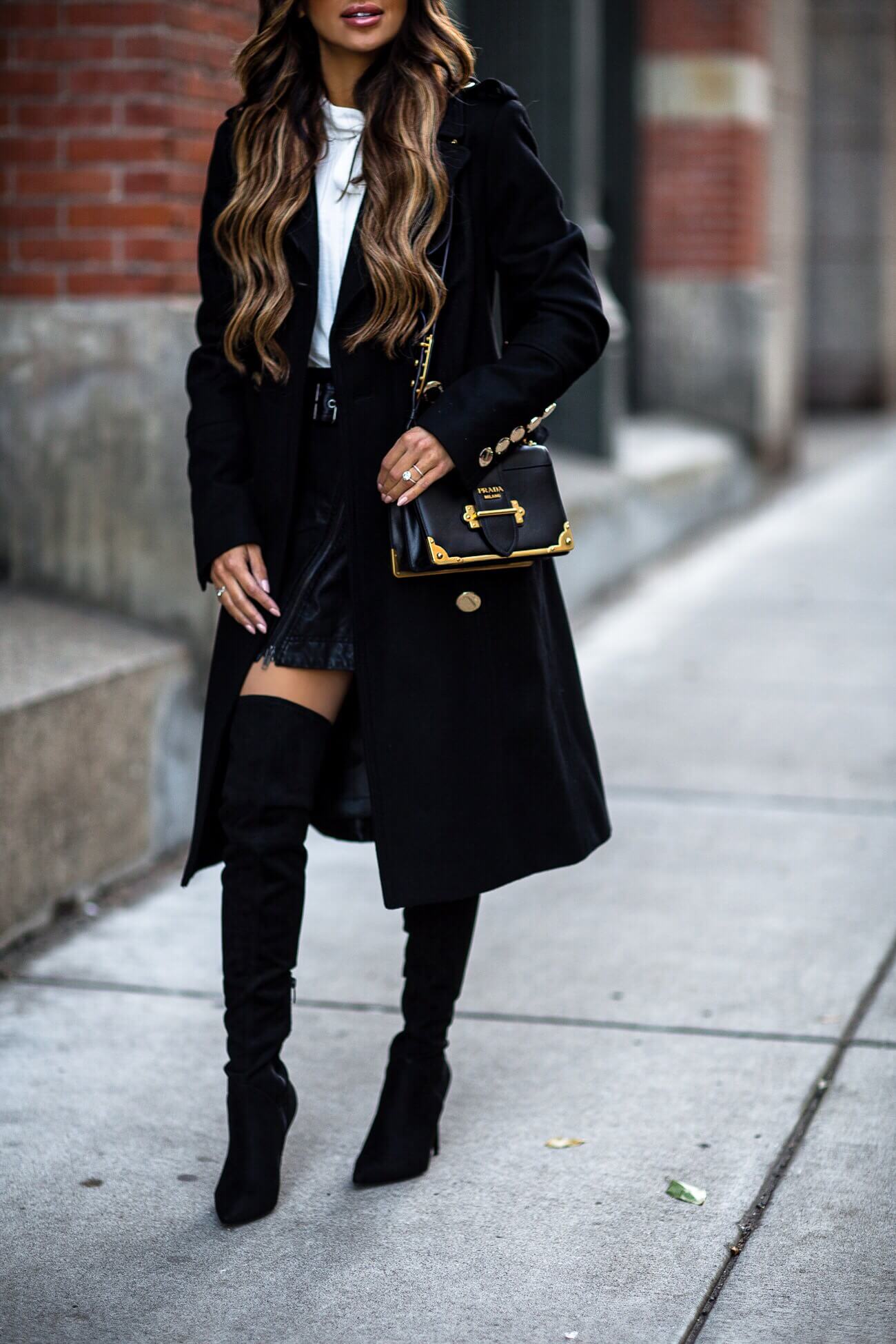 fashion blogger wearing a cahier prada bag