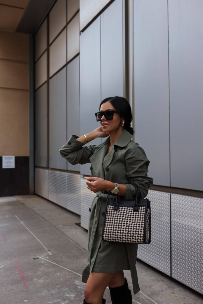 fashion blogger mia mia mine wearing a houndstooth bag for fall from walmart