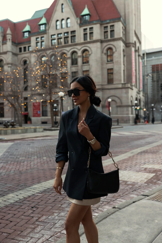 fashion blogger wearing an oversized blazer by scoop from walmart