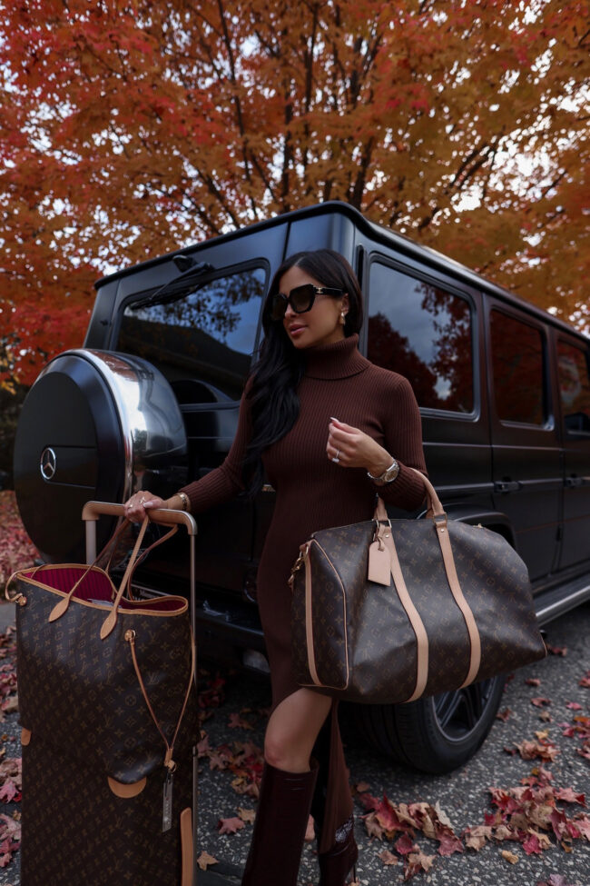 mia mia mine wearing the louis vuitton neverfull tote