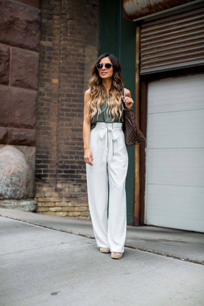 minnesota fashion blogger maria vizuete in white trousers from nordstrom