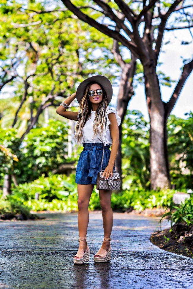 fashion blogger mia mia mine wearing a summer outfit from nordstrom in hawaii