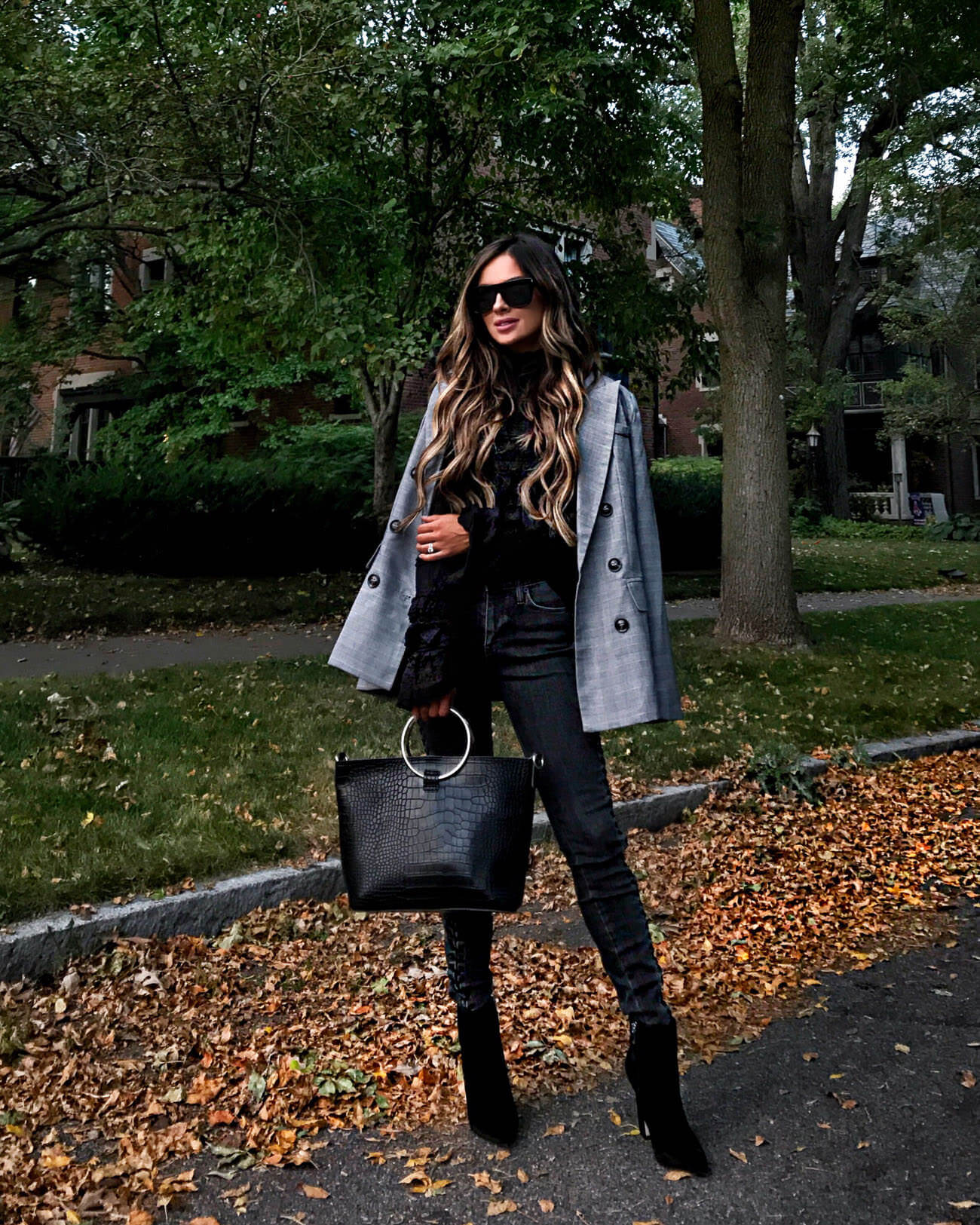 fashion blogger mia mia mine wearing a fall outfit from bloomingdale's 