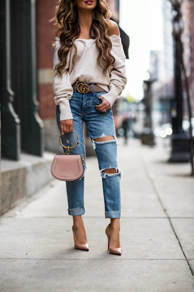 fashion blogger mia mia mine wearing a chloe nile bag in beige and a gucci belt in dusty pink
