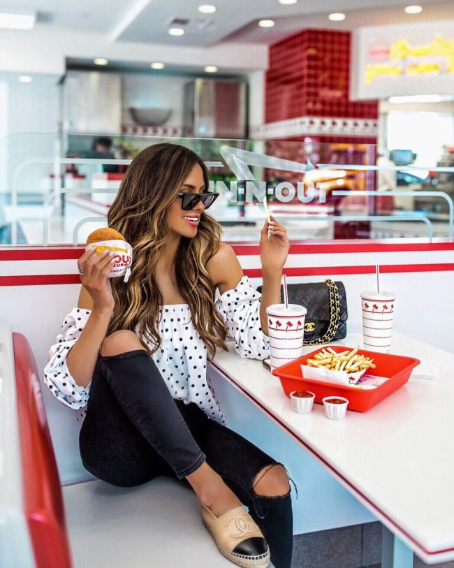 fashion blogger mia mia mine at in 'n out burger