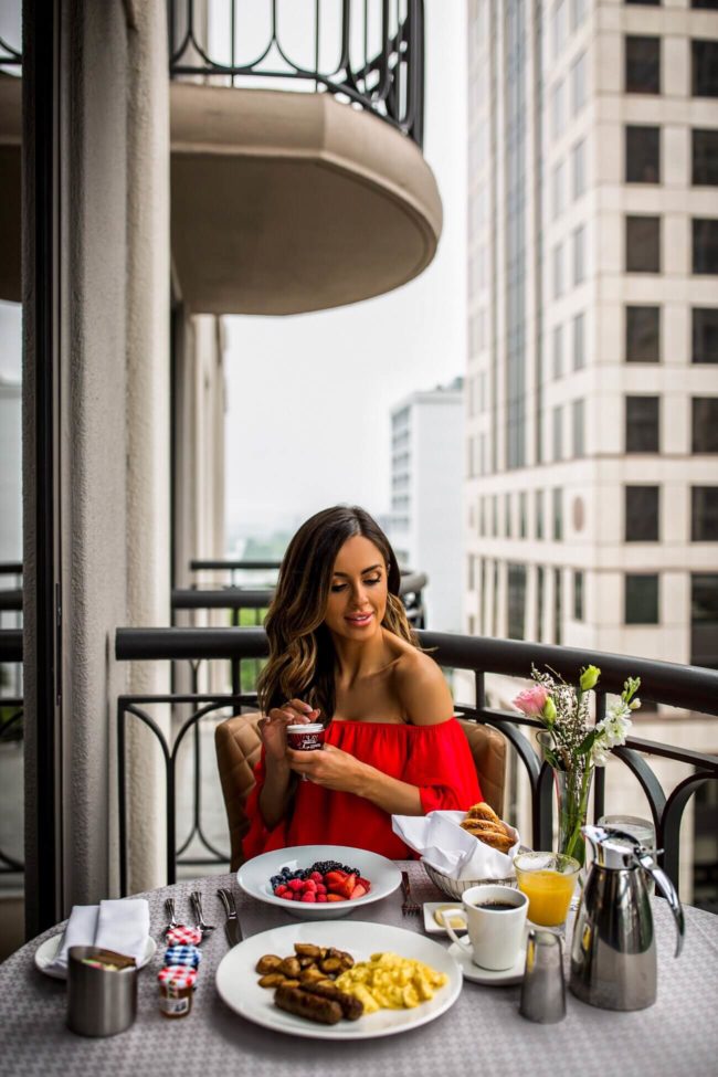 beauty blogger mia mia mine using the new olay regenerist whips