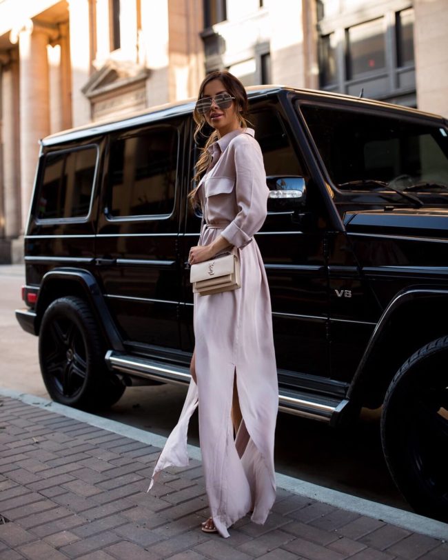 fashion blogger mia mia mine wearing a maxi dress from forever 21