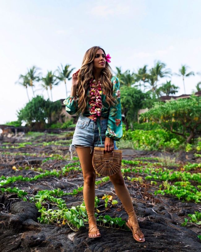 fashion blogger mia mia mine at the four seasons hualalai