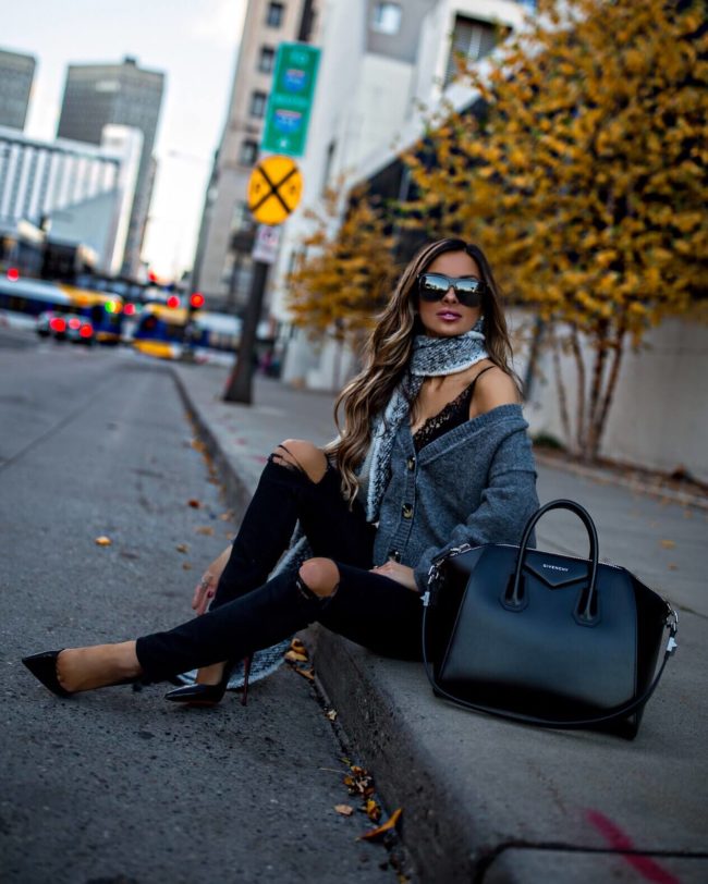 fashion blogger mia mia mine wearing a chunky scarf by topshop and a cardigan from nordstrom