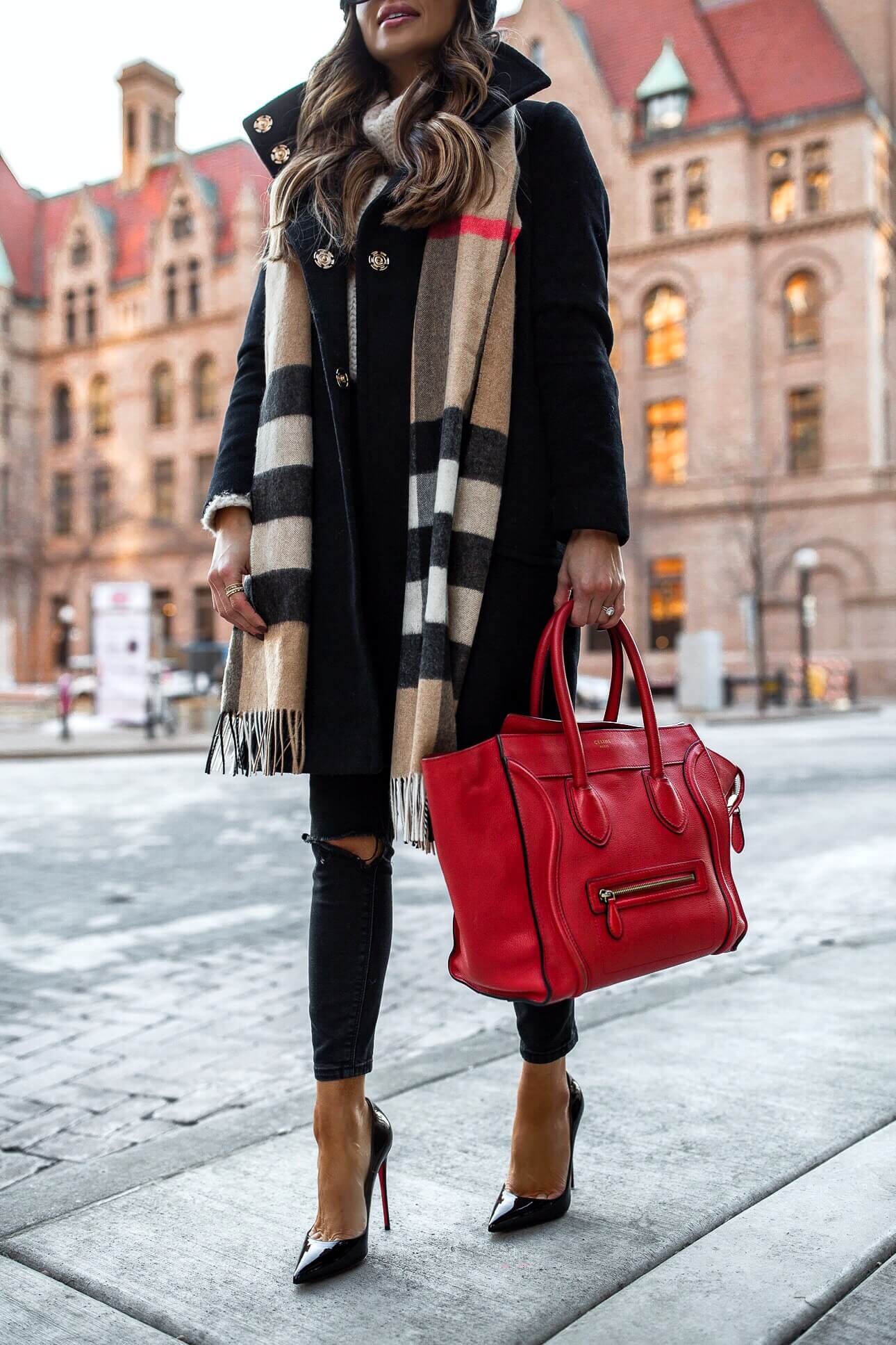 Burberry-scarf-fashion-blogger - Mia 
