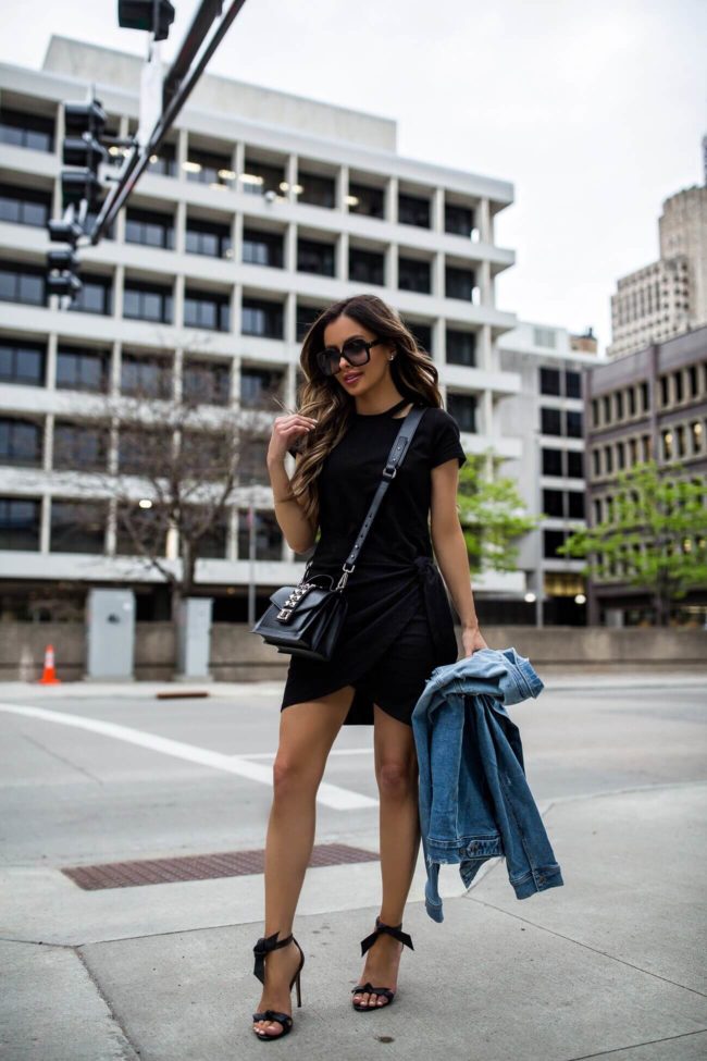 fashion blogger mia mia mine wearing a mothers day outfit from saks off fifth