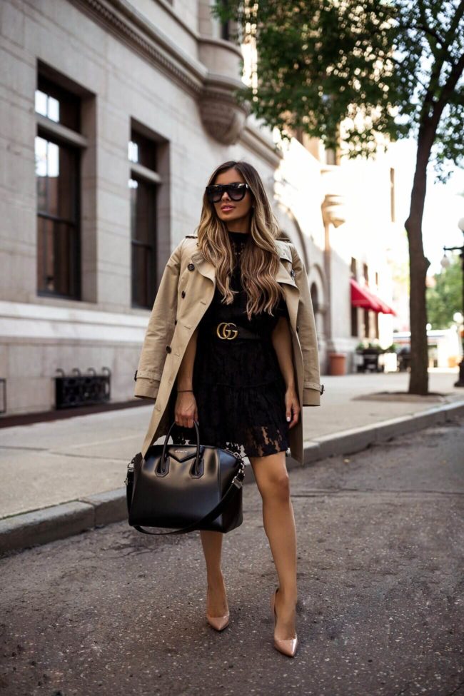 petite fashion blogger wearing a burberry trench coat