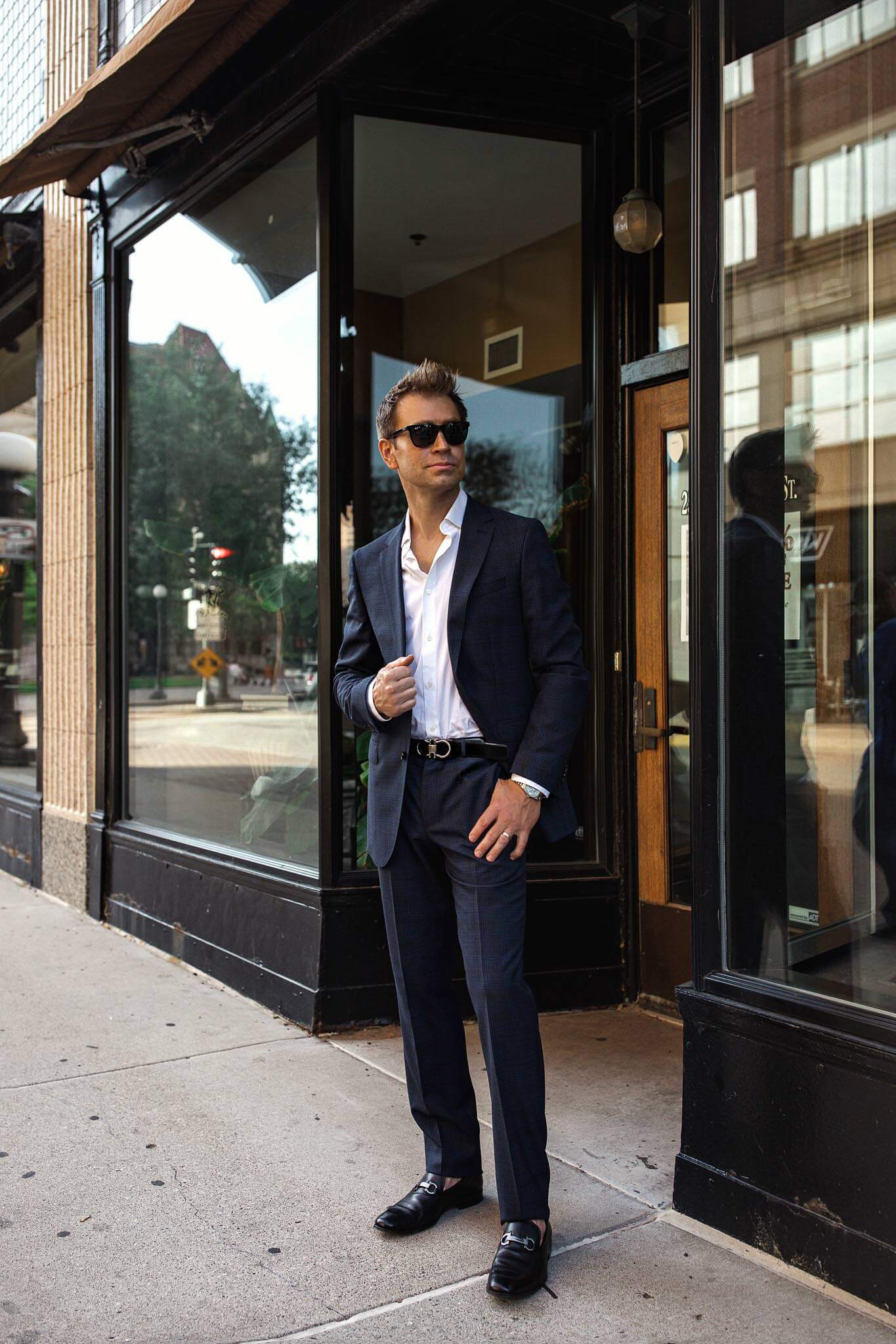 male fashion blogger wearing a hugo boss suit from the nsale 2020