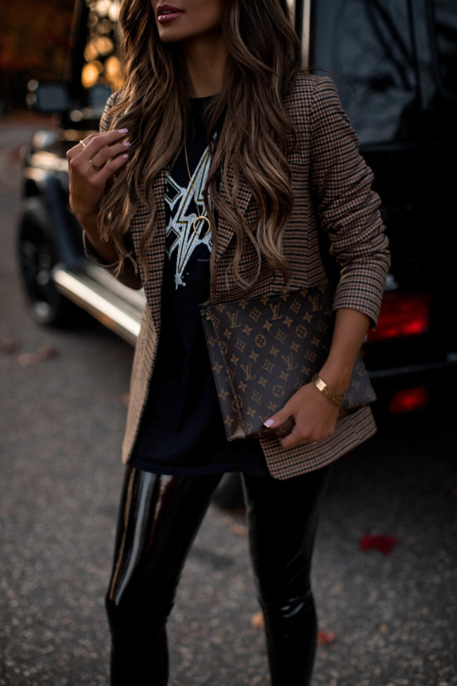 fashion blogger mia mia mine wearing commando patent leather leggings for fall