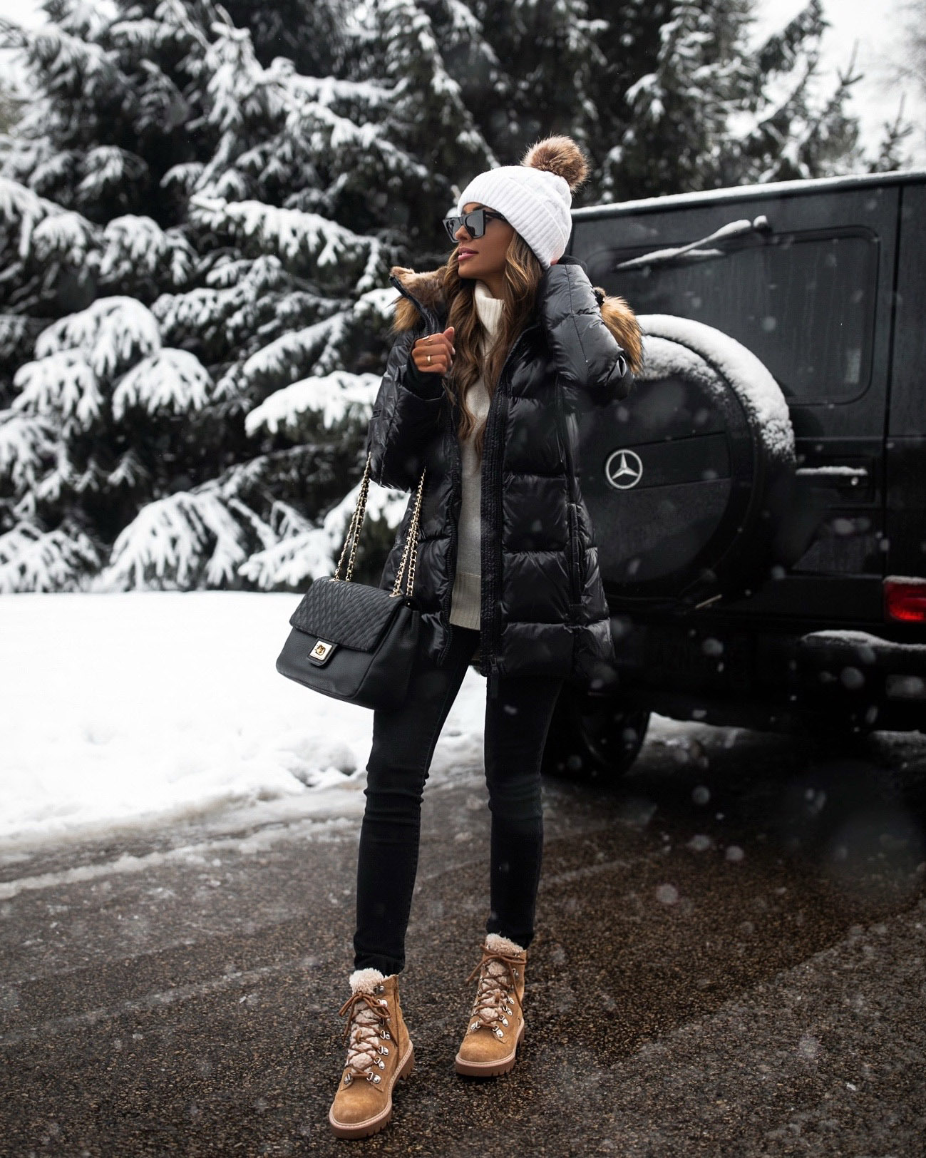 What I Wear On An Airplane in the Winter - Mia Mia Mine