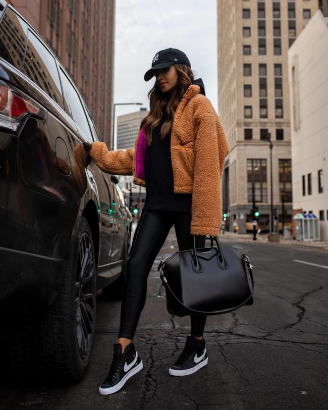 mia mia mine wearing an athleisure outfit from nordstrom