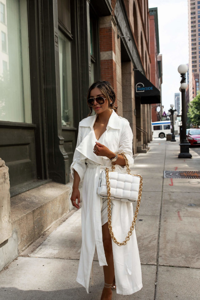 mia mia mine wearing white bottega veneta the chain cassette bag