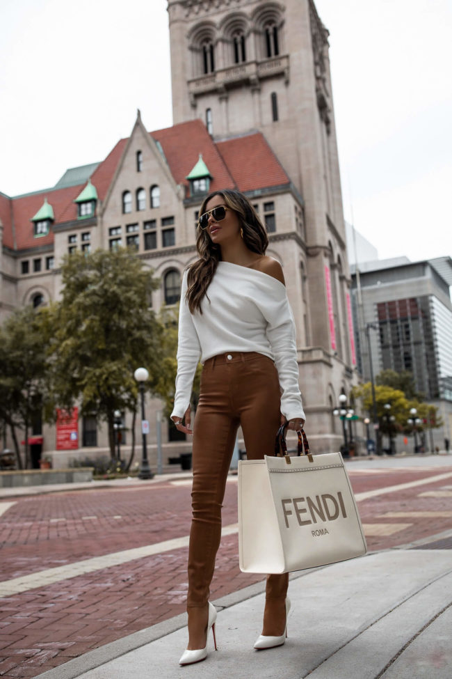 fashion blogger wearing lagence camel pants for fall
