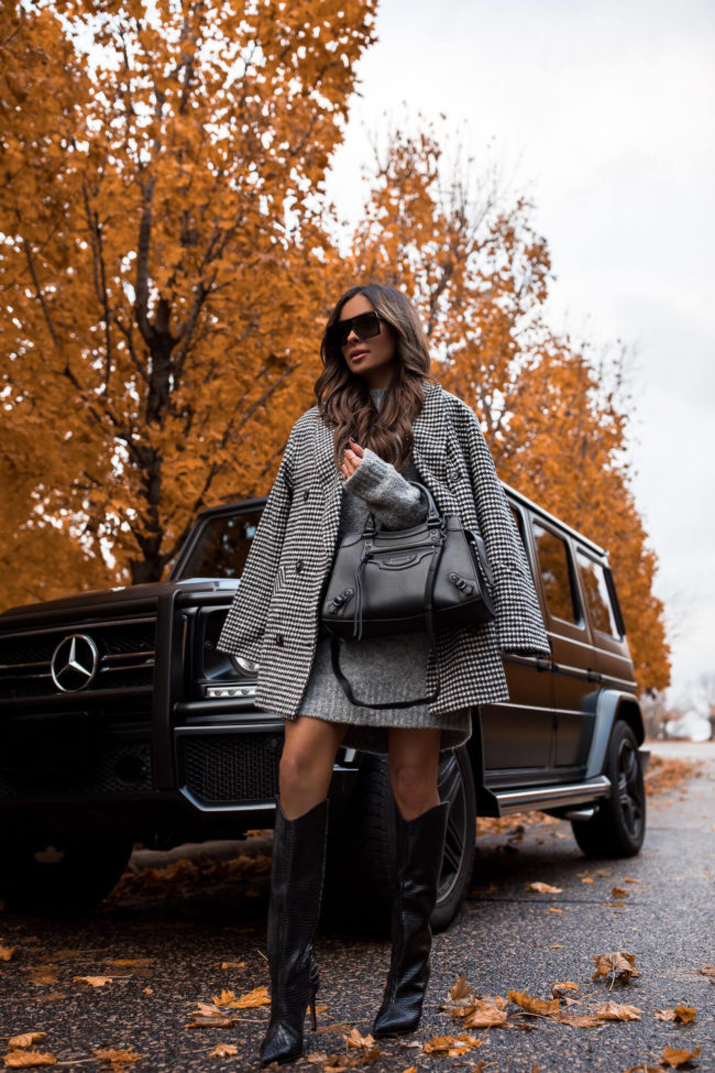 fashion blogger wearing a houndstooth topshop coat from nordstrom