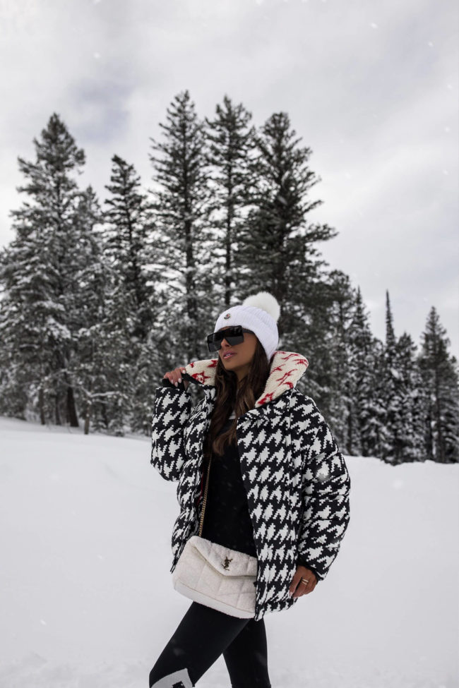 fashion blogger ski outfit ideas