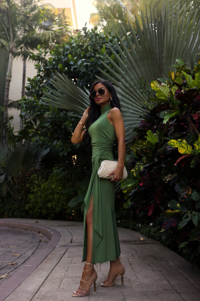 fashion blogger mia mia mine wearing a resort wear look from bloomingdale's