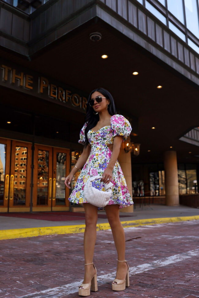 fashion blogger wearing a spring dress from bloomingdale's