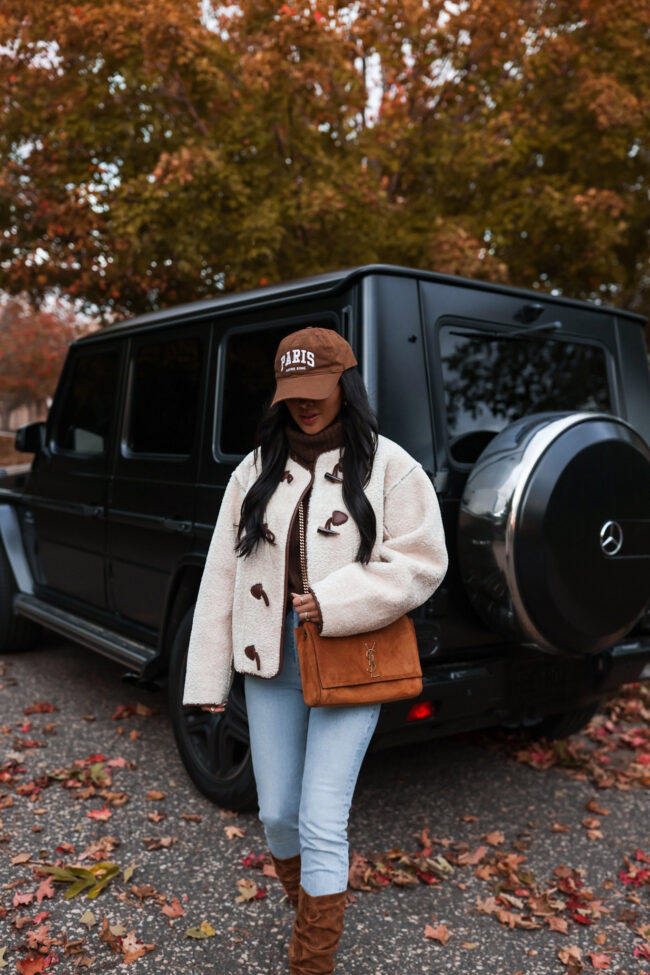 fashion blogger wearing a cozy fall outfit from cellajane x splendid