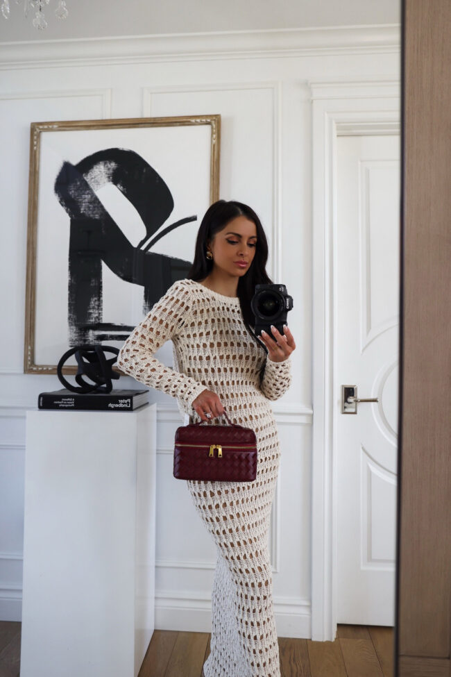 brunette fashion blogger wearing a burgundy handbag from amazon