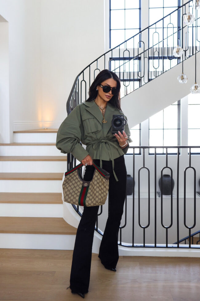 fashion blogger wearing veronica beard beverly jeans