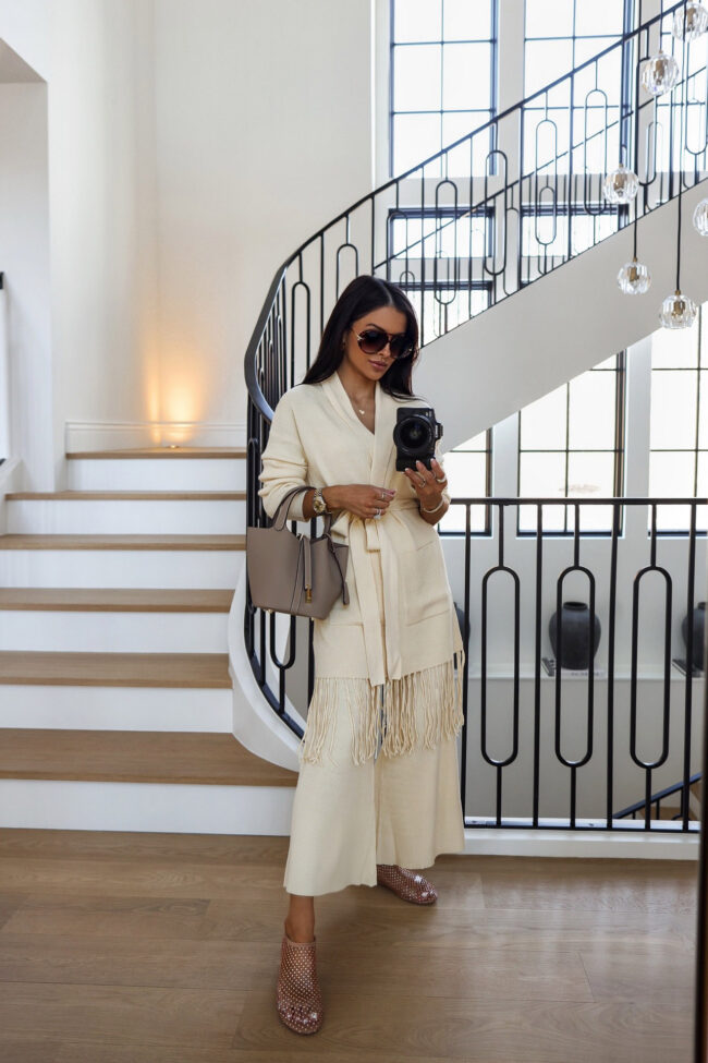 fashion blogger wearing a splendid x cellajaneblog butter yellow set