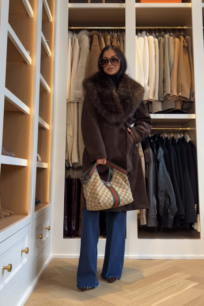 brunette fashion blogger wearing a zara brown coat with a faux fur collar